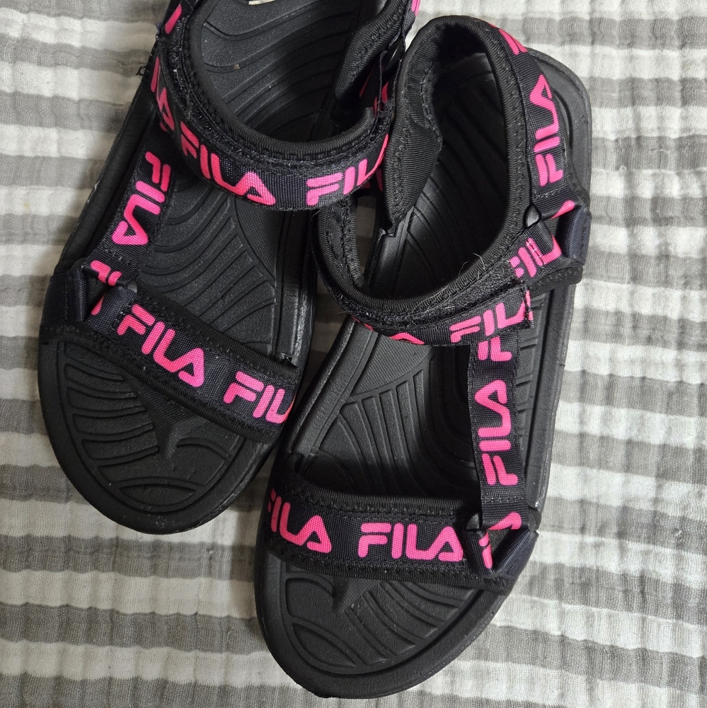 Filas velcro sandals size 9